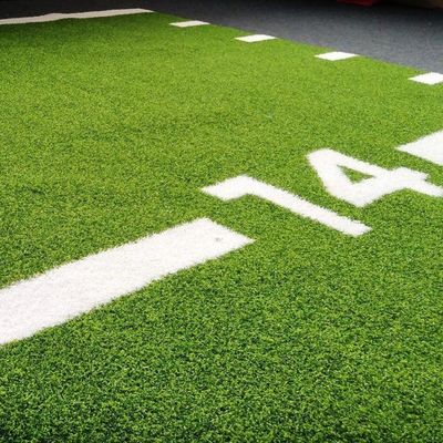 Zielony 15mm Wysokość stosu Sztuczna trawnika trawnikowa Matka dla komercyjnych siłowni