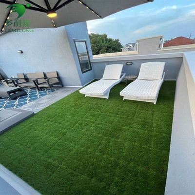 Komercyjny sztuczny trawnik z płytkami z wzajemnym połączeniem 3/8 cali gauge DIY Pet Lawn Mat