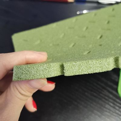 Podkładki uderzeniowe XPE do trawy sztucznej w celu spełnienia wymagań klientów