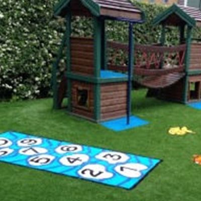 PE PP Wsparcie Sztuczna trawa Logo wzór kolorystyczny Trawa syntetyczna Mini futbolowy dywan